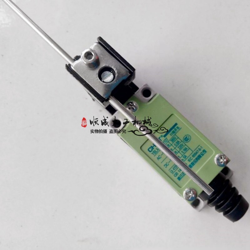 木工机械配件大全多排钻封边宽带砂光冷压机电器限位行程开关8107