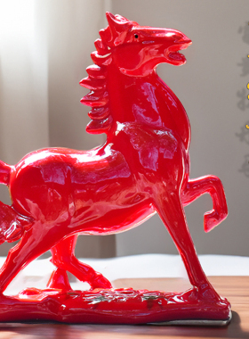 唐三彩马小红马一对摆件富贵牡丹马陶瓷枣红色马工艺礼品摆饰家居