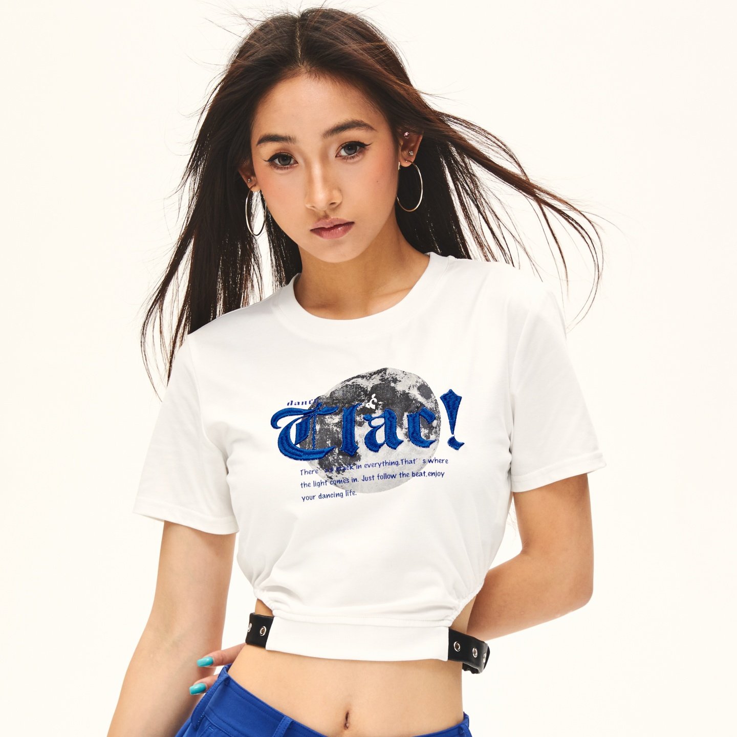 设计师款侧腰镂空刺绣印花吸湿速干凉感高弹高腰短袖运动T恤女