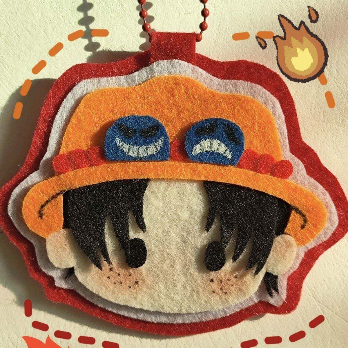 适用海贼王路飞索隆周边艾斯不织布挂件书背包装饰钥匙扣高颜值送