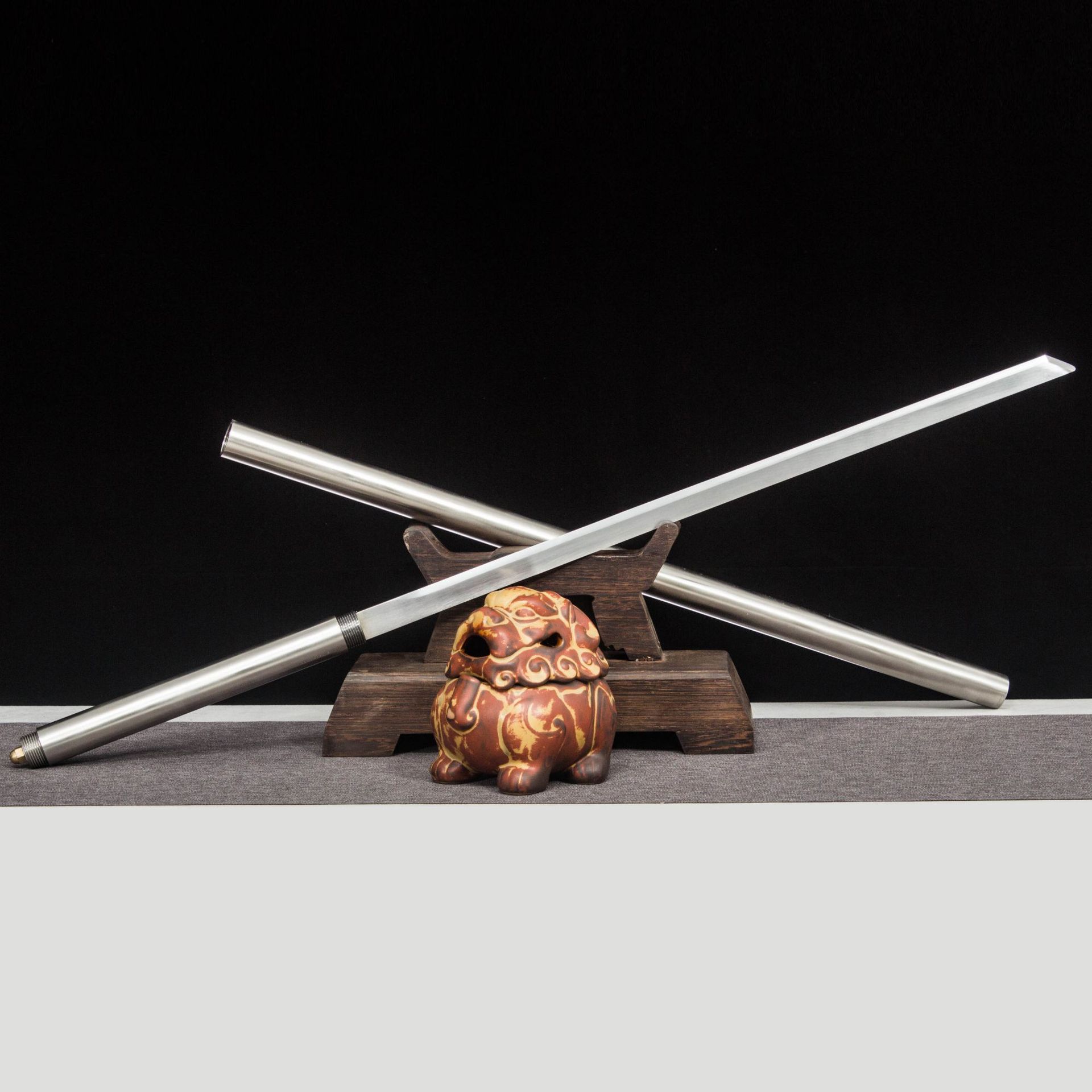 龙泉市刀剑高锰钢防身影视冷兵器