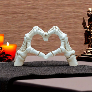 Gesture Skeleton Hand Figurine Resin Heart