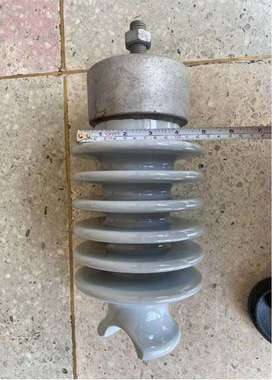 供应柱式瓷绝缘子R8ET125L,150,305,530(57-2)电瓷绝缘子陶瓷瓷瓶