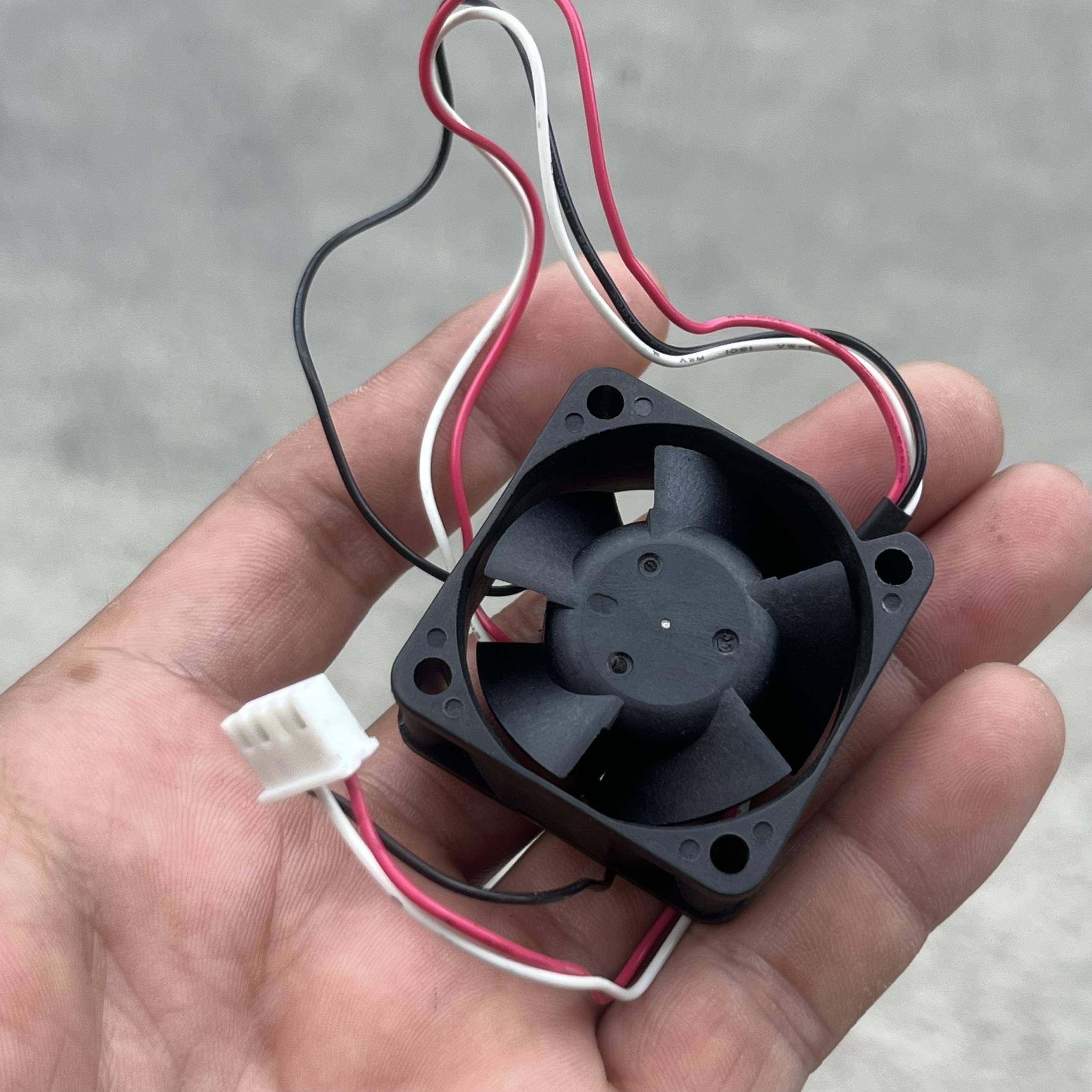 高品质4020带轴承散热风扇3线4孔12v0.15A拆机物品一个价