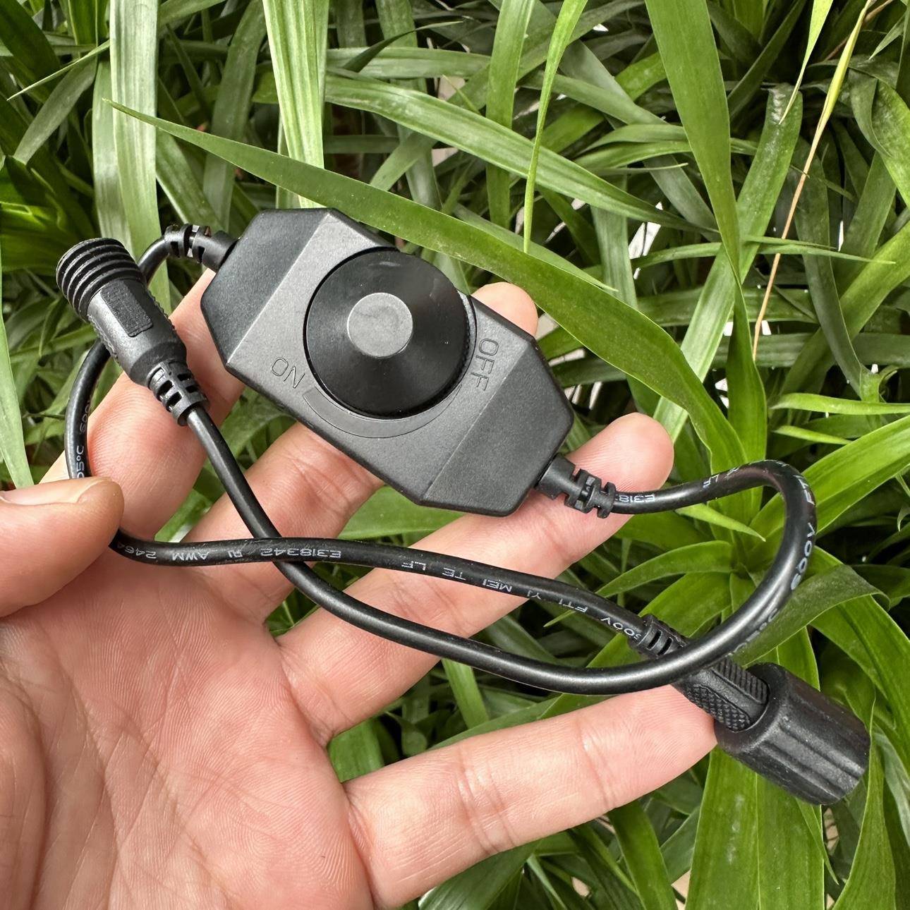 LED亮度调节开关调光控制器单色LED灯条LED调光器12V
