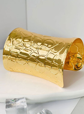 欧美时尚朋克手饰个性纹理金属质感长款手镯开口亮面级感演出