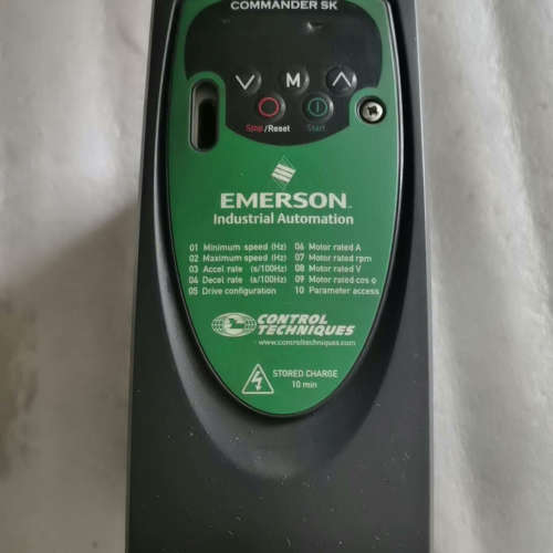 议价变频器SKB3400150，1.5KW380V盖子