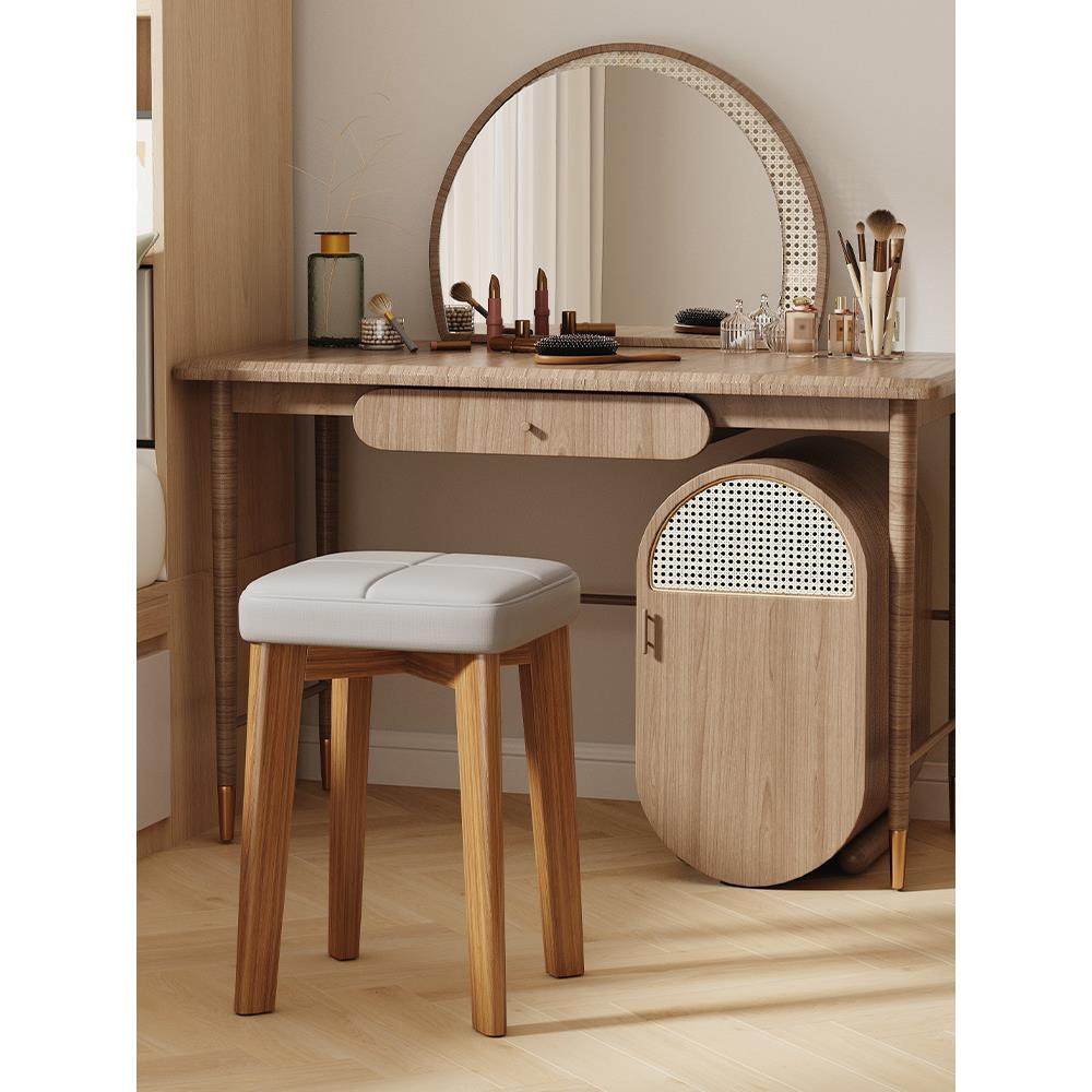 实木化妆凳子女生卧室梳妆台椅子中古风美甲椅家用矮凳简约方板凳