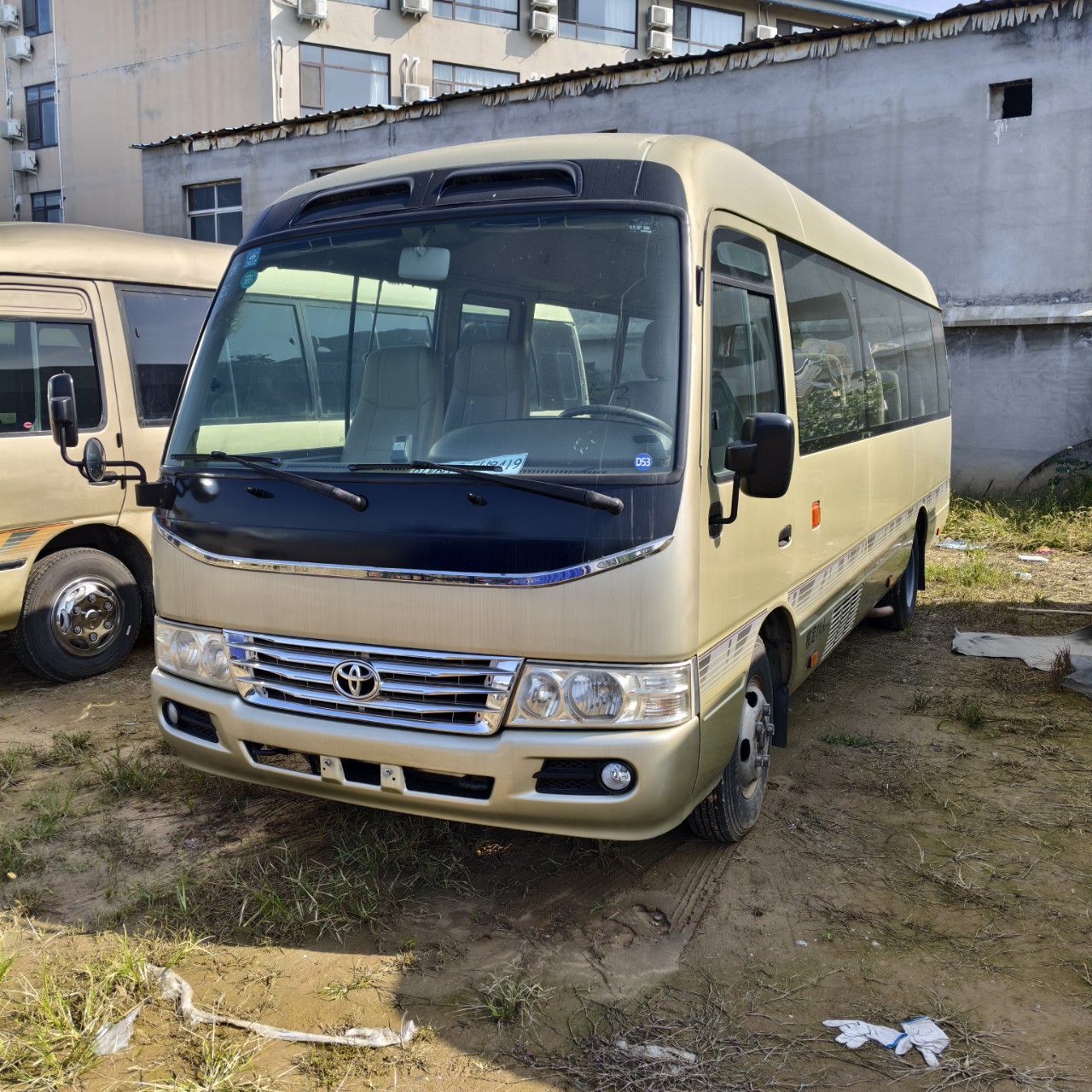 外贸出口丰田14-23座可加座椅考斯特商务车中巴客车中型豪华客舱