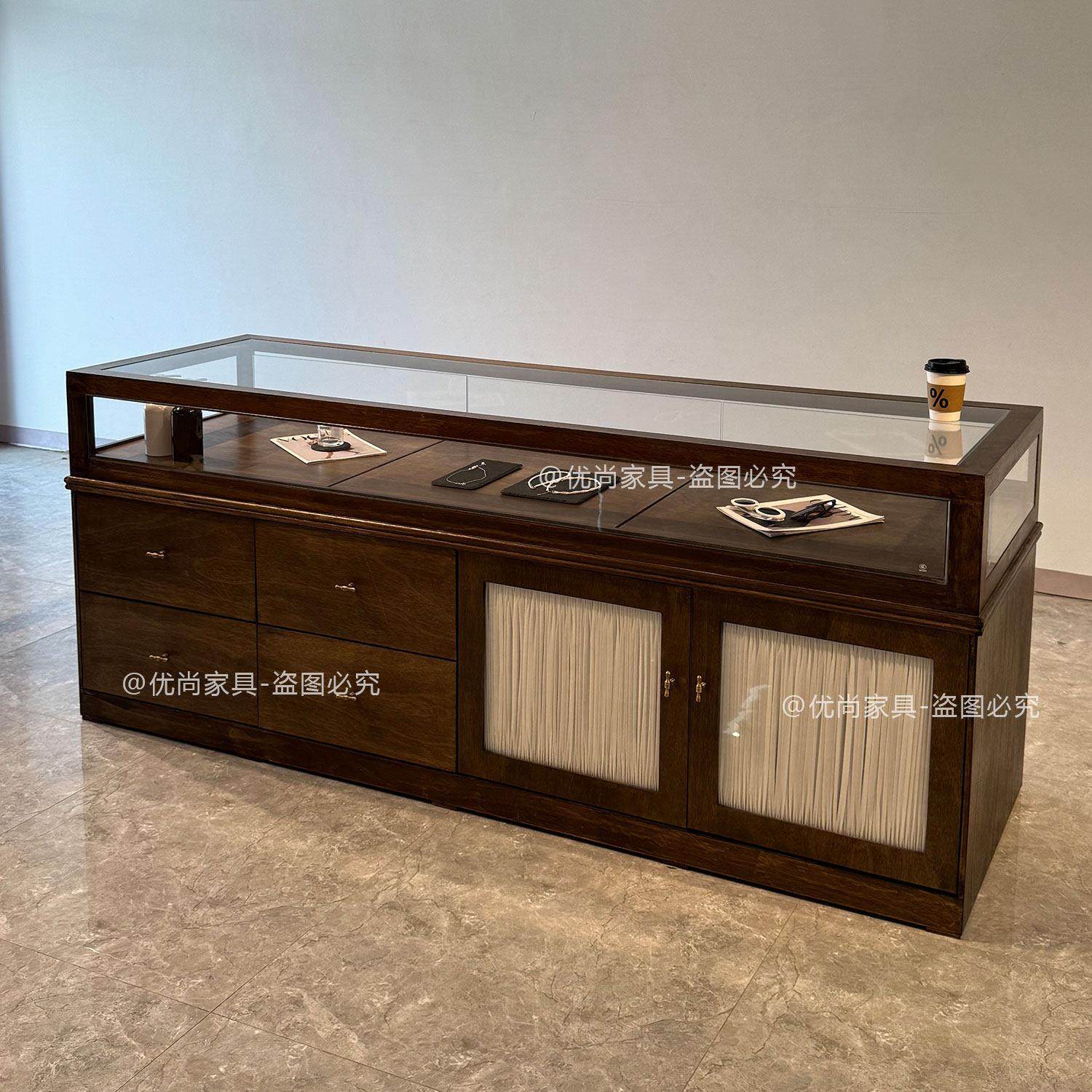 深胡桃色女装店中岛展示台玻璃流水台服装店中岛柜覆古做旧中岛桌,商业/办公家具,中岛/流水台,淘宝优惠券,粉丝福利购,淘宝优惠卷