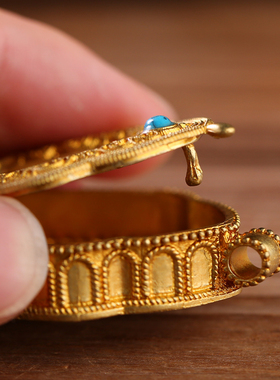 极速黄铜掐丝莲花生大士释迦摩尼佛像尼泊尔手工艺透X明嘎乌盒吊