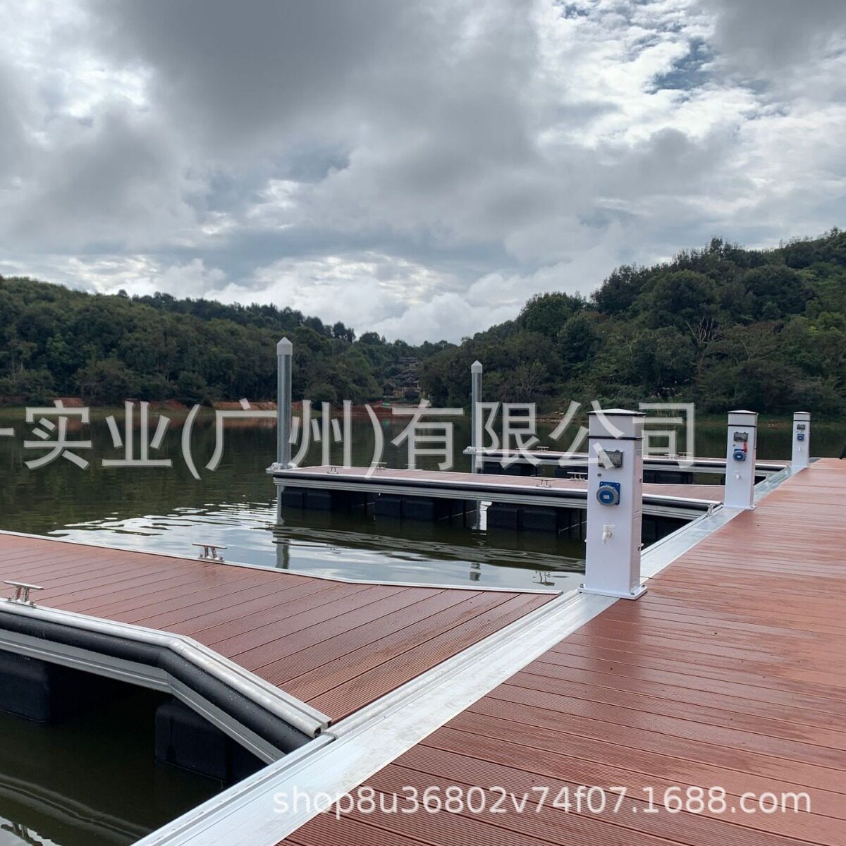 生态公园景观平台 铝结构浮动栈桥码头配套仿木护栏防腐木浮桥
