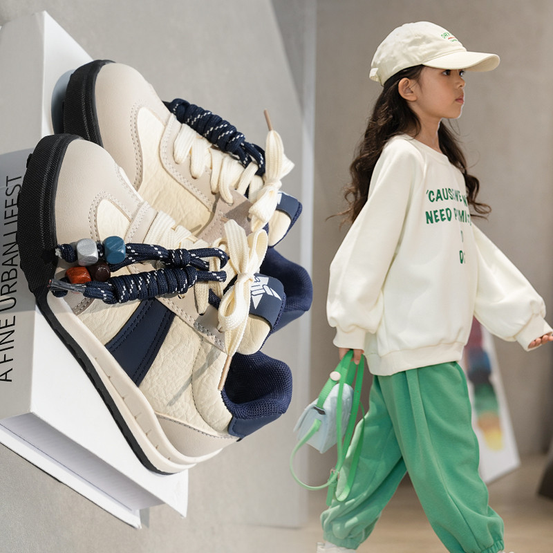 儿童运动鞋2026春秋新款女童阿甘鞋软底男童跑步鞋小孩休闲鞋防滑