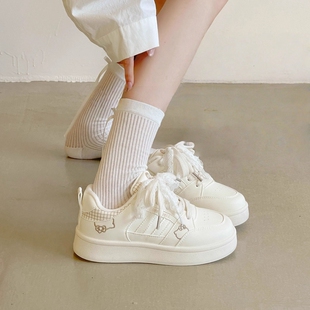 女童百搭韩系板鞋女款2026新款春秋厚底小白鞋学生小众面包鞋防滑