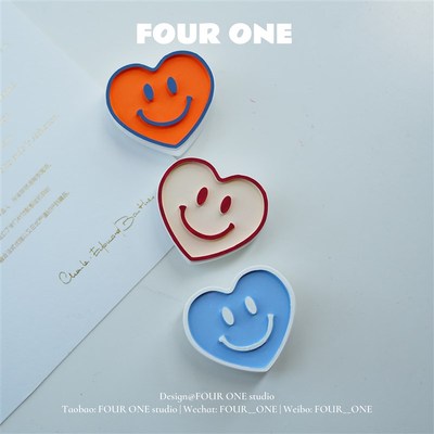 极速厂家FOUR ONE 小清新笑脸车载G薰香 汽车空调出风口夹蓝风铃