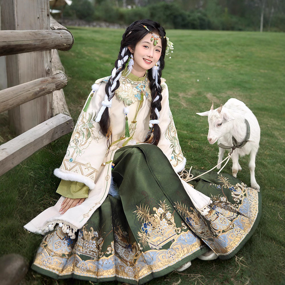 苍山暮雪2024新款原创明制汉服女织金马面裙云肩重工刺绣冬款套装,女装/女士精品,汉服套装,淘宝优惠券,粉丝福利购,淘宝优惠卷