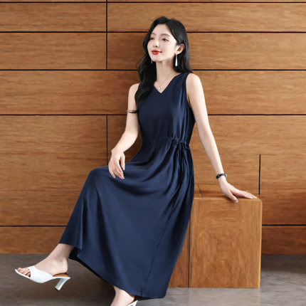2026新款高端背心吊带棉绸连衣裙休闲纯色宽松中长款系带女夏V领