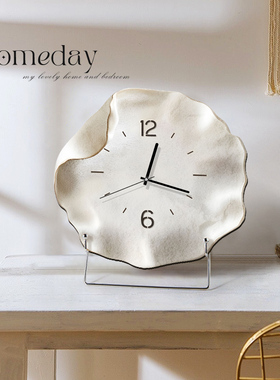 高级感桌面时钟摆件客厅玄关座钟式创意摆台简约现代轻奢静音钟表