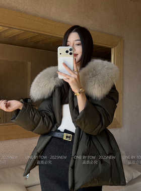 ONE BY TOW-腰设计蓬松保暖羽绒服外套(配可拆真狐狸毛毛领)28121