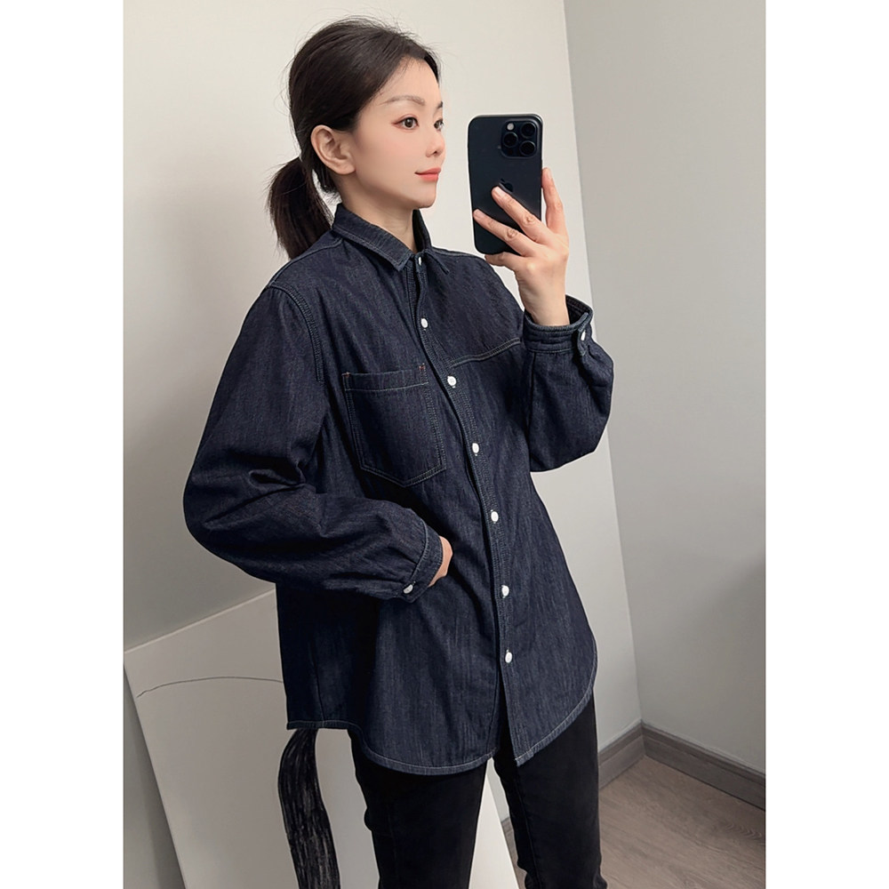 正肩款深蓝色加绒保暖牛仔衬衫女打底叠穿宽松休闲牛仔衬衣