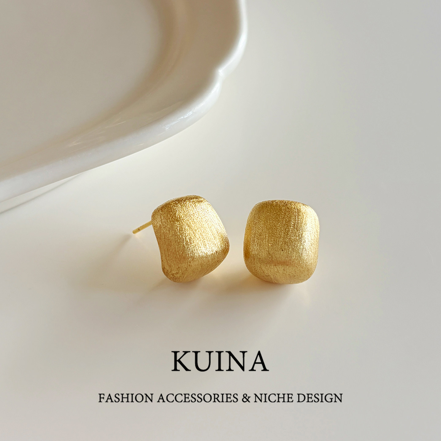 纯银针金色拉丝小方糖耳钉女简约百搭高级感气质耳环2026新款耳饰