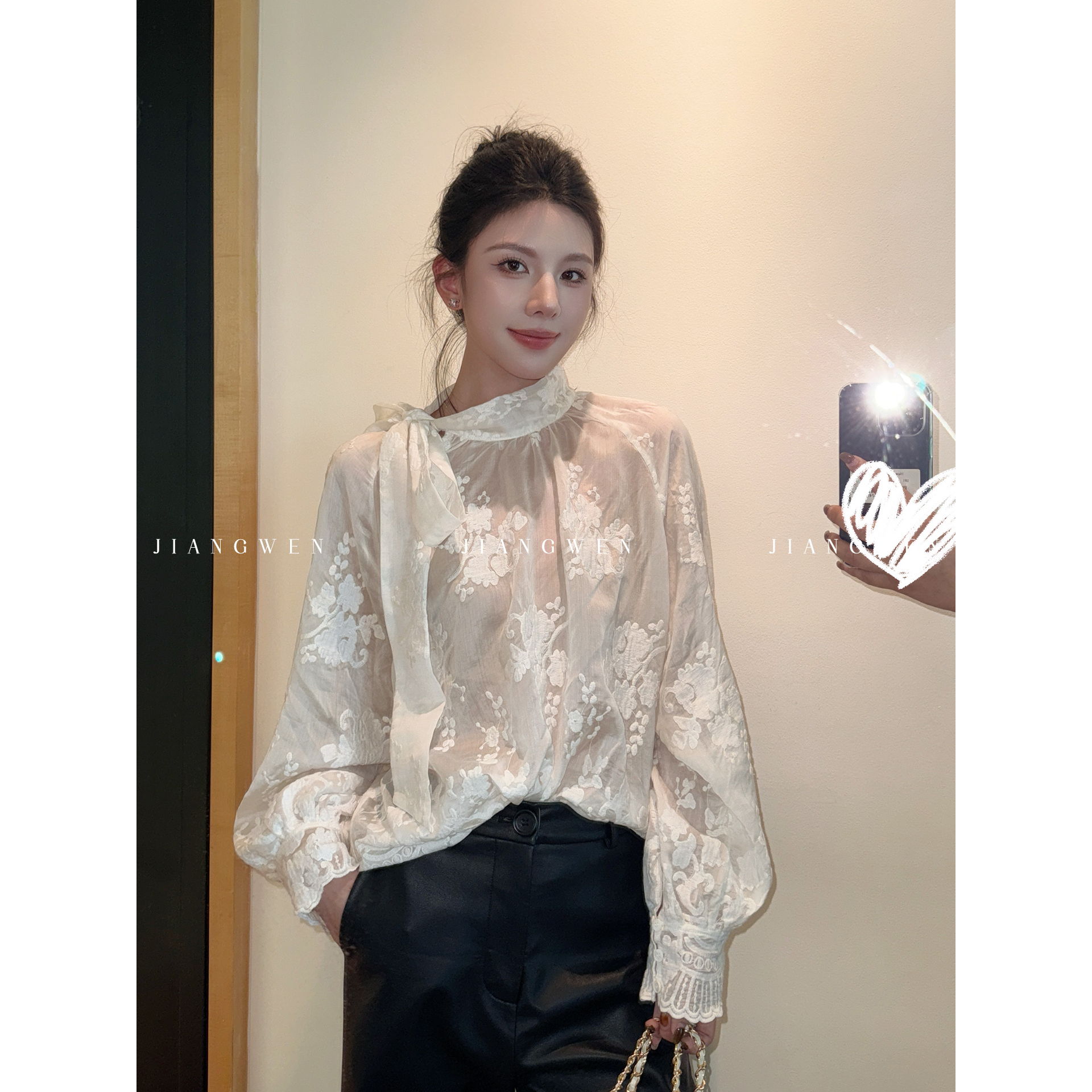 姜雯法式半高领刺绣蝴蝶结衬衫