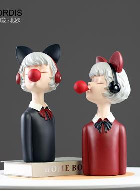 斯堪的纳维亚吹泡泡女孩人物装饰品客厅电视柜酒柜入口装饰乔迁之