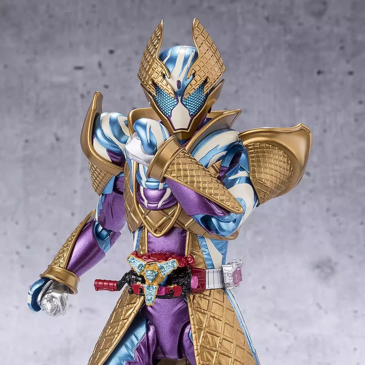 万代SHF假面骑士加布暴风雪糕