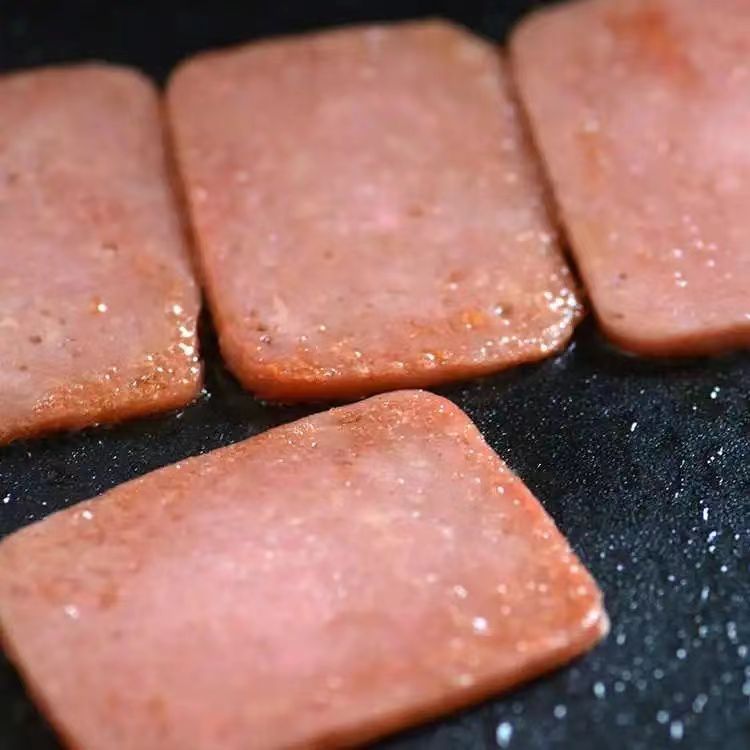 三文治火腿方火腿即食火腿肠早餐三明治方块午餐肉切片香肠批发价