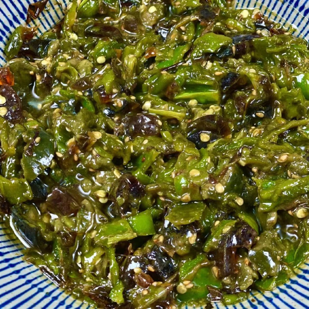 皮蛋烧椒酱辣椒酱拌面下饭菜