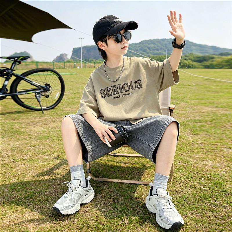 男童时尚短袖牛仔裤套装新款2026中大童夏季潮牌火影卡通印花网红