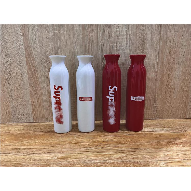 sup潮牌花瓶白色红色简约花瓶酒瓶装饰摆件客厅卧室陶瓷