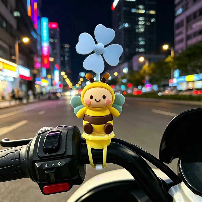 卡通可爱蜜蜂风车电动车装饰贴扣带车载摆件潮玩