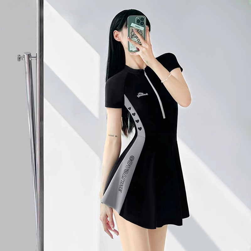 泳衣女款2025新款爆款女士连体裙式保守遮肚显瘦高级感学生游泳装