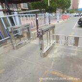 湖景区北防撞小摆门闸宽通439道单向人脸测温门禁一体机加小区闸