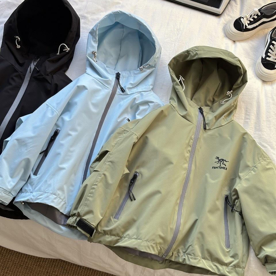 男童春秋款儿童外套冲锋衣2025新款中大童春季上衣宝宝春装夹克