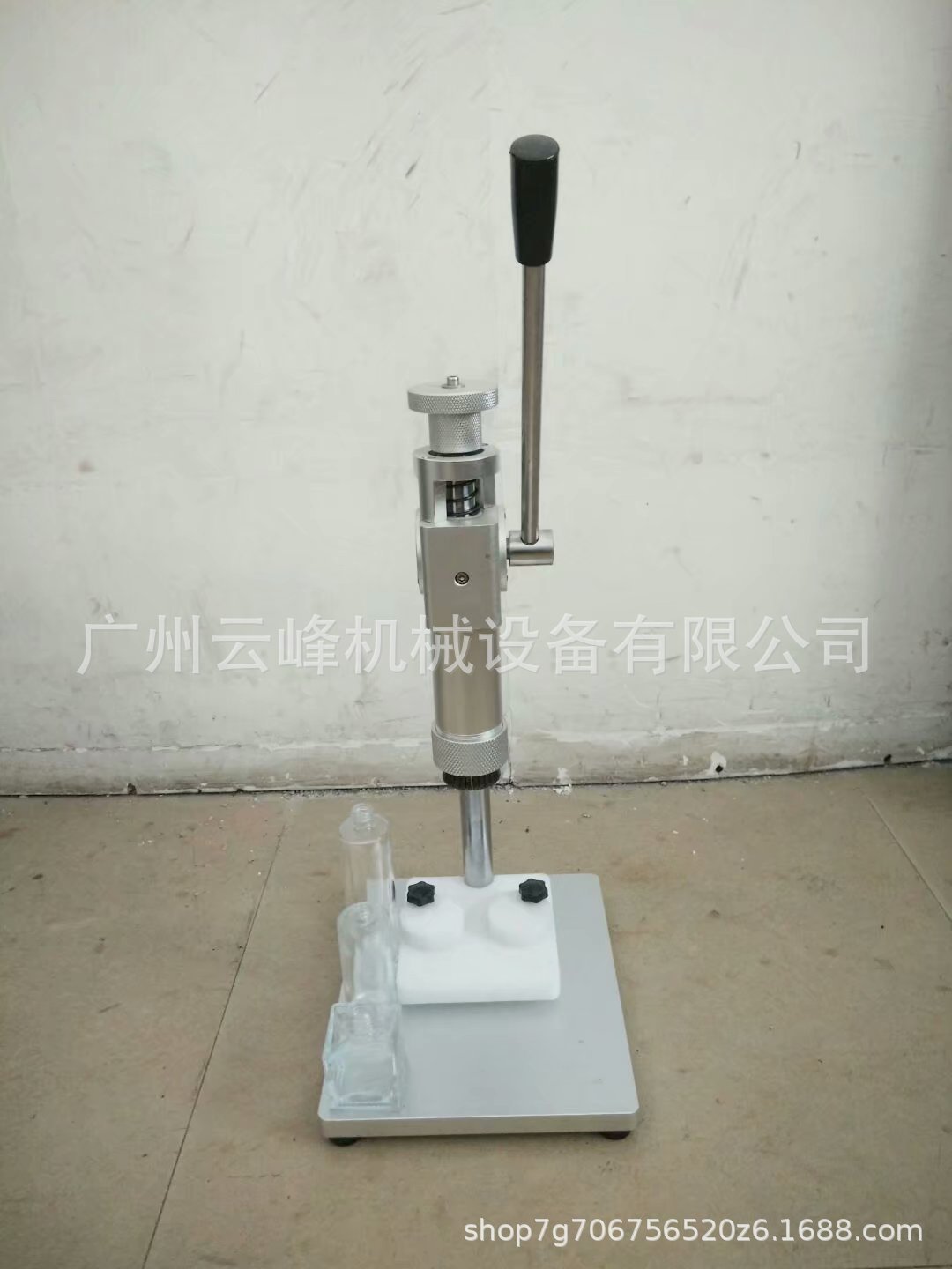 手动卡口机手动拍盖机手动锁盖机手动锁口机包头机