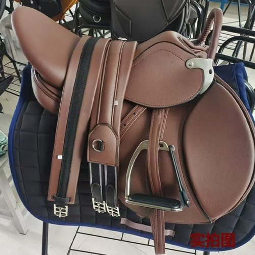 综合马鞍超纤教学游客野骑双肚带扶手防水马鞍英式马术马具软马鞍