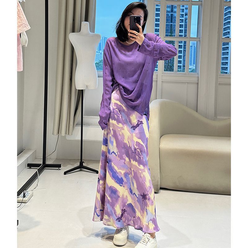 紫色烫钻t恤衫+水墨晕染