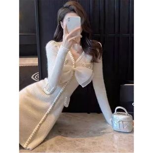 秋冬款气质名媛小香风长袖蝴蝶结针织白色连衣裙女小个子收腰显瘦