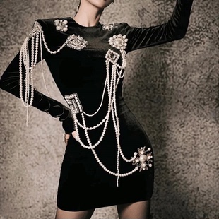 王霏霏同款丝绒重工钉珠流苏连衣裙秋冬款小众设计感气质包臀短裙