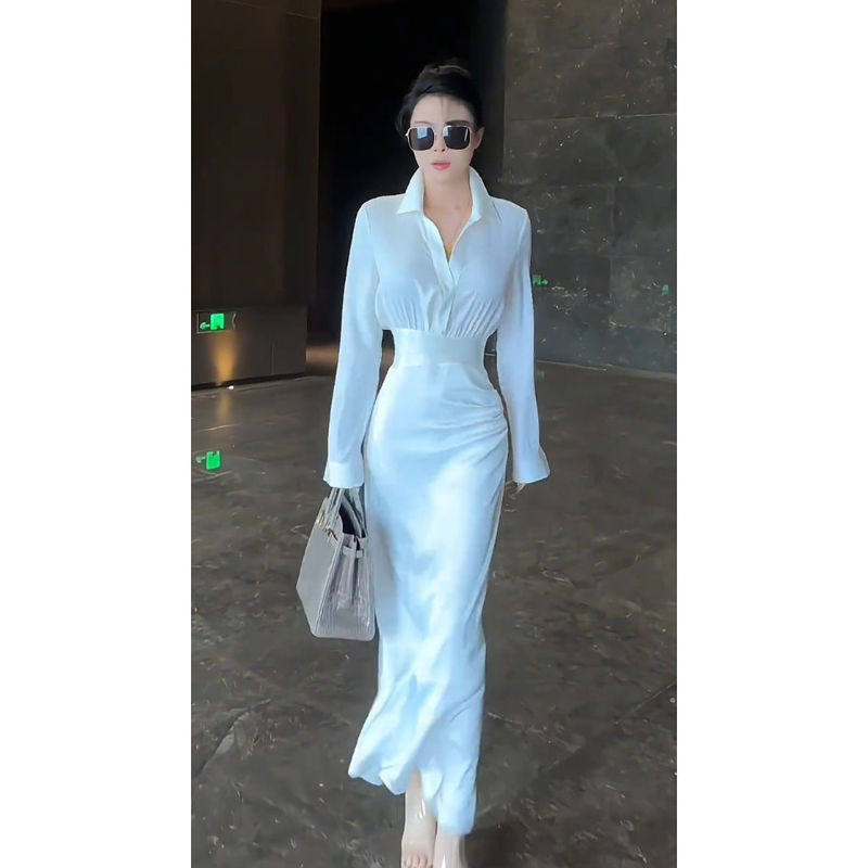 气场强大白色衬衫连衣裙女2025新款夏季轻奢高级感今年流行的裙子