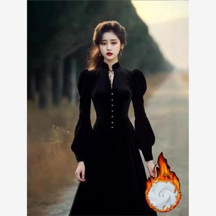 秋冬法式高级感宫廷风气质收腰洋气高领高端黑色丝绒连衣裙子冬季