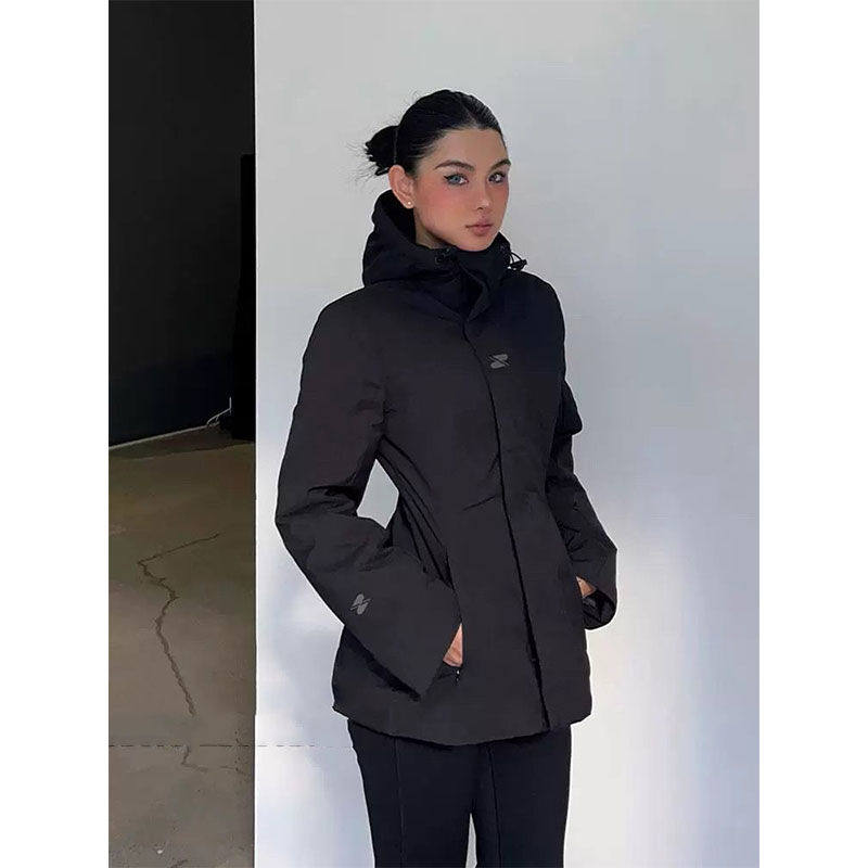 2024冬季滑雪服修身显瘦收腰连帽黑色羽绒服女短款小个子保暖外套