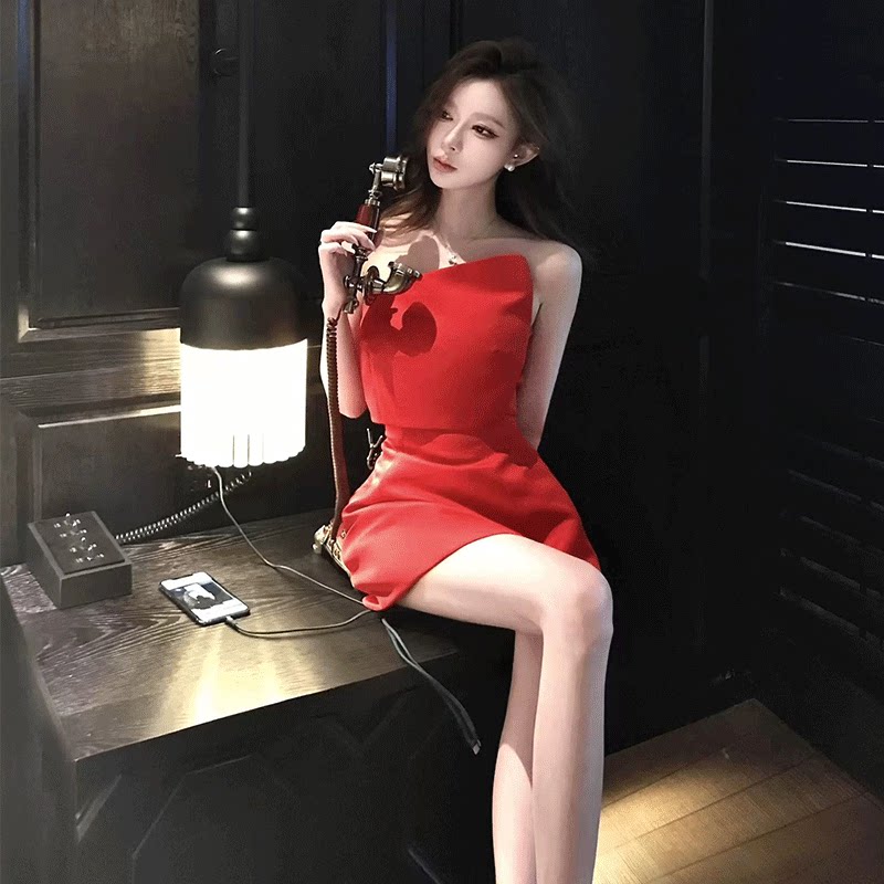 性感小个子洋气名媛高级感红色收腰抹胸连衣裙25春夏新款时髦显瘦
