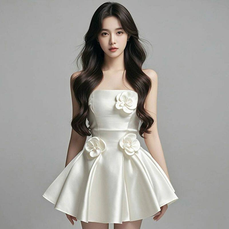 秋冬法式温柔风白色缎面抹胸连衣裙女立体花朵重工收腰小礼服裙子