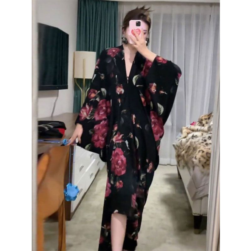 夏季法式轻奢御姐V领印花