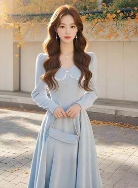 蓝色娃娃领丝绒连衣裙富家千金高级感穿搭气质名媛高端显瘦长裙子