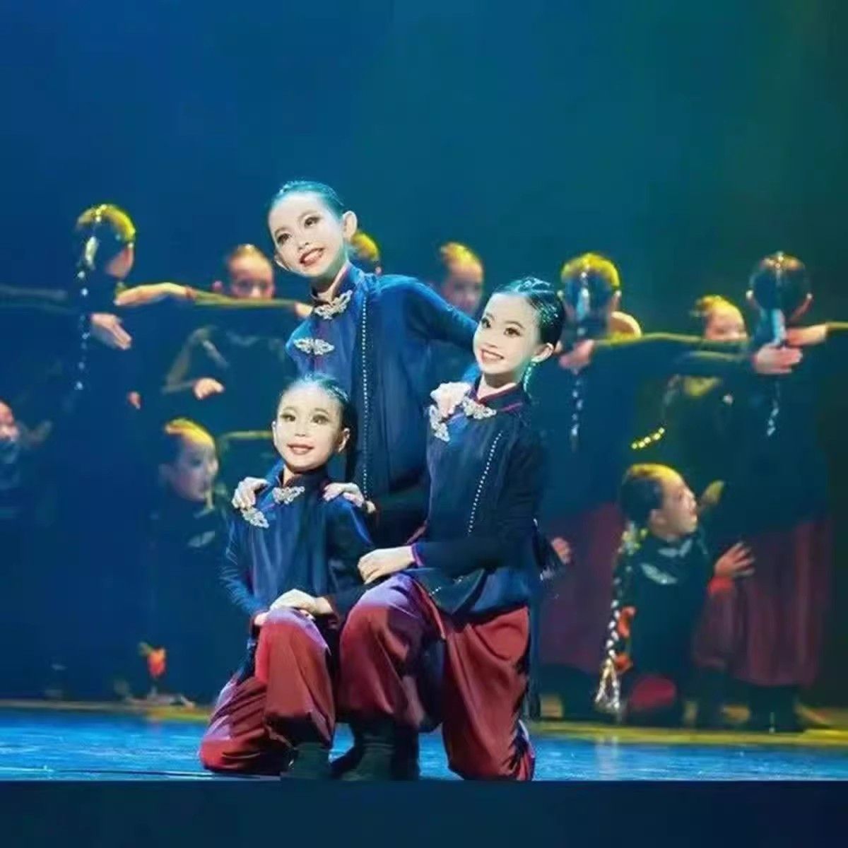 第十三届小荷风采咏春少年儿童舞蹈服装演出服古典武术团体练功服