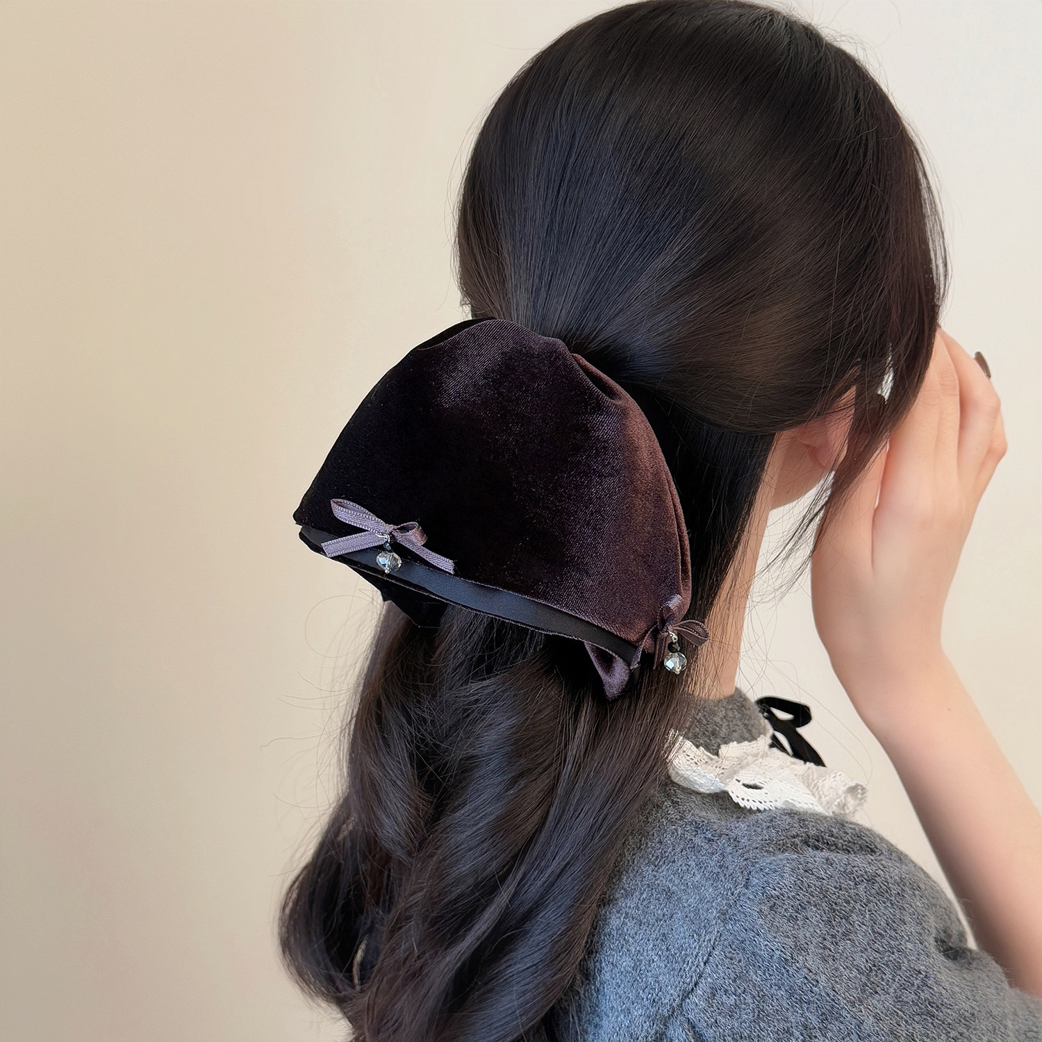 精致百搭蝴蝶结丝绒裙摆发夹女2025新款秋冬外戴轻奢简约半扎发夹,饰品/流行首饰/时尚饰品新,发饰,淘宝优惠券,粉丝福利购,淘宝优惠卷